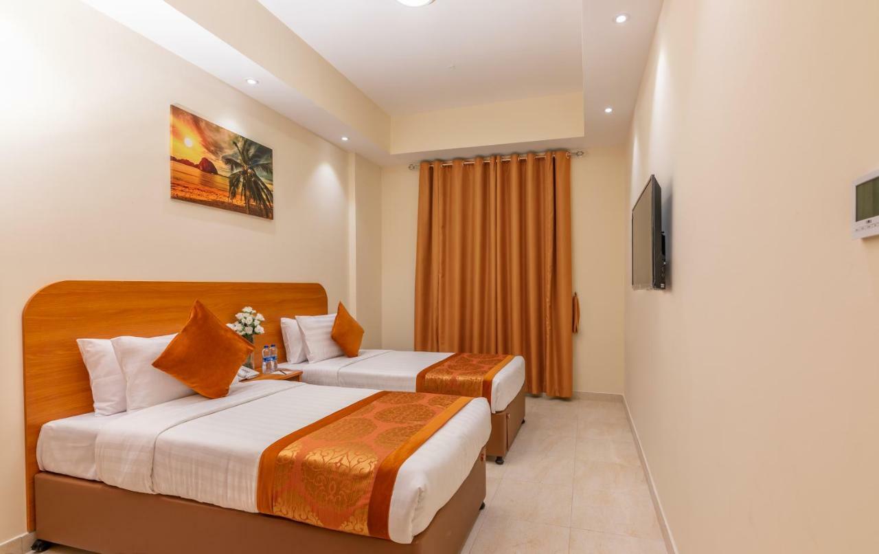 Hotel Click City